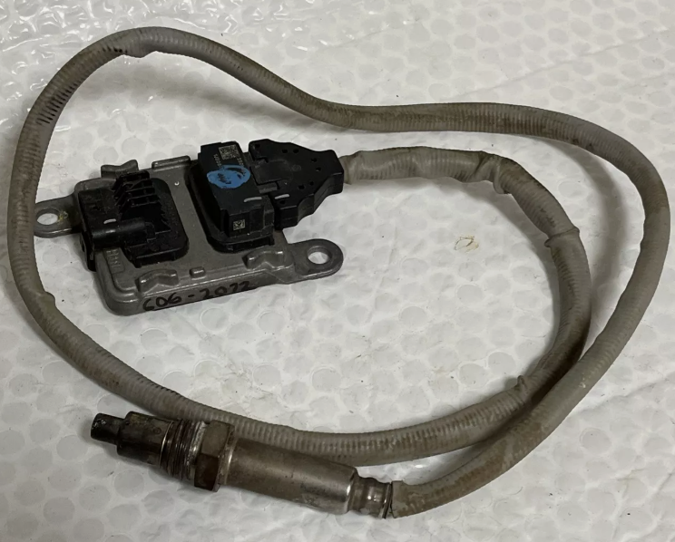 Nitrogen Oxygen Sensor for Kubota 1J508-19371 82232458 SNS736 5WK97376